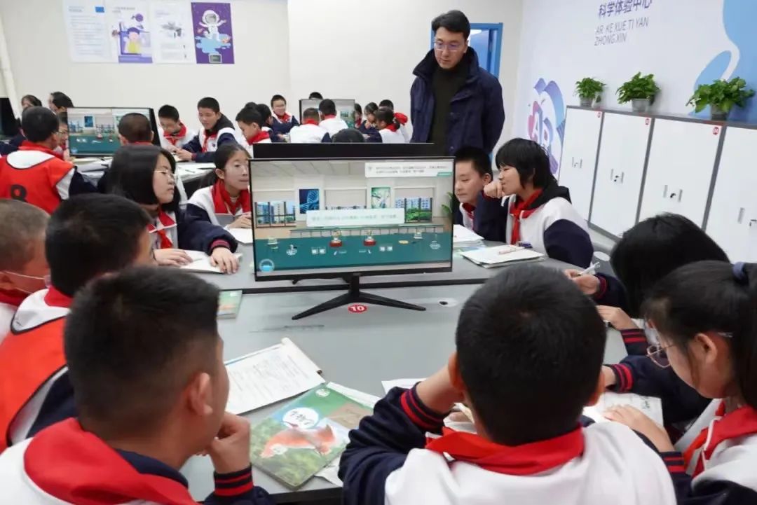 千分之一！工信部、教育部發(fā)布“5G+智慧教育”應(yīng)用試點(diǎn)項(xiàng)目名單，訊飛幻境成為實(shí)驗(yàn)科普領(lǐng)域唯一入選企業(yè)