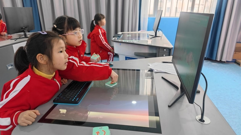 觀山湖區(qū)世紀城小學(xué)：新設(shè)備 新資源 創(chuàng)造課后服務(wù)新花樣